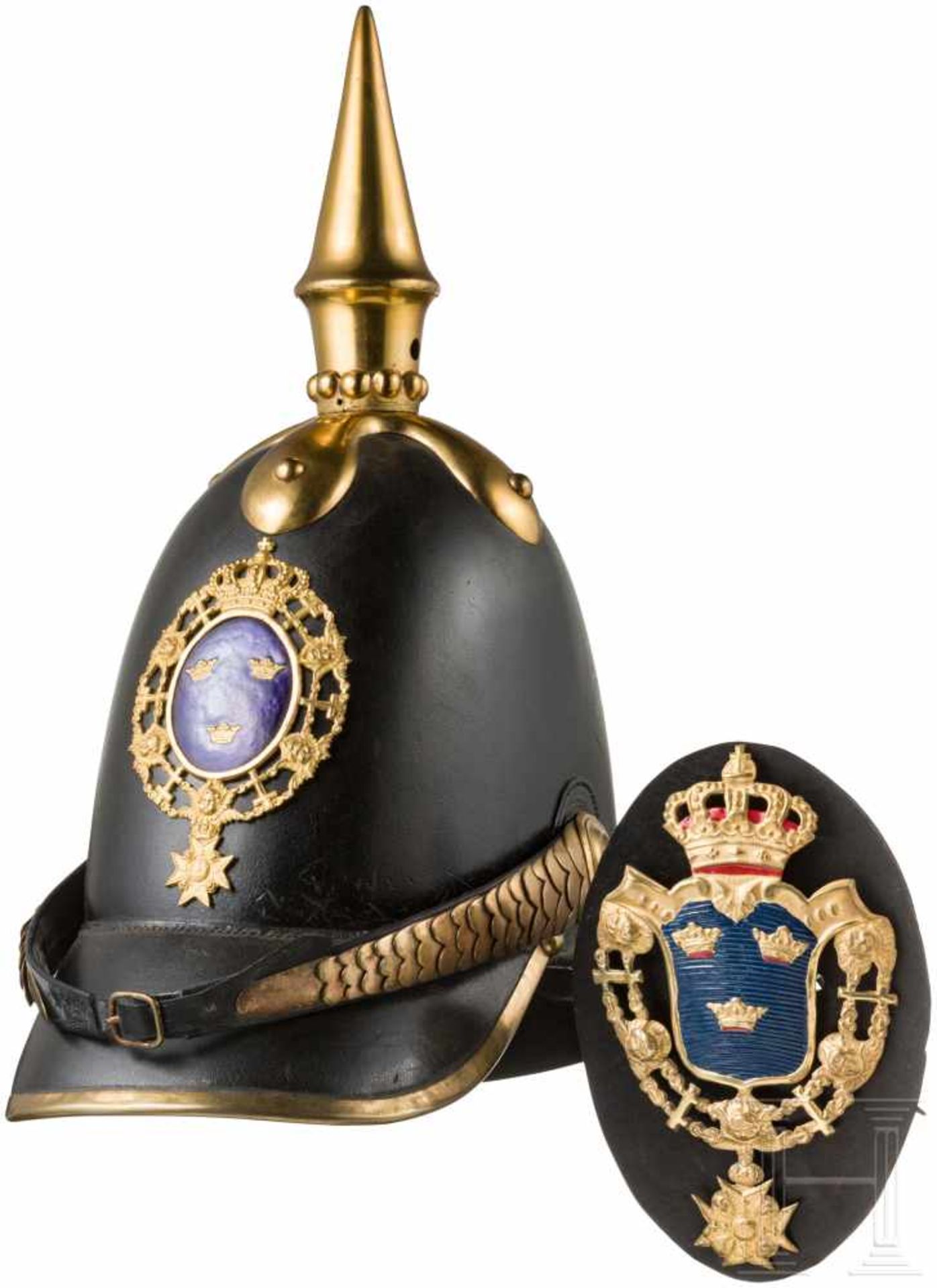 Helm M 1845 für Offiziere der LinieninfanterieHoher, schwarz lackierter Lederkorpus mit rundem