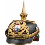 Helm M 1886/1914 für Sanitätsoffiziere im GeneralsrangSchwarz lackierte Lederglocke mit eckigem