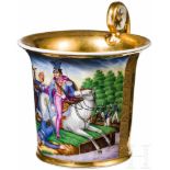 Große Tasse mit Schlachtszene, um 1813Weißes, außen und innen reich vergoldetes Porzellan,