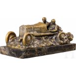 Richard W. Lange (1879 - 1944) - Bronzeskulptur eines Mercedes-Rennwagens in voller Fahrt, um