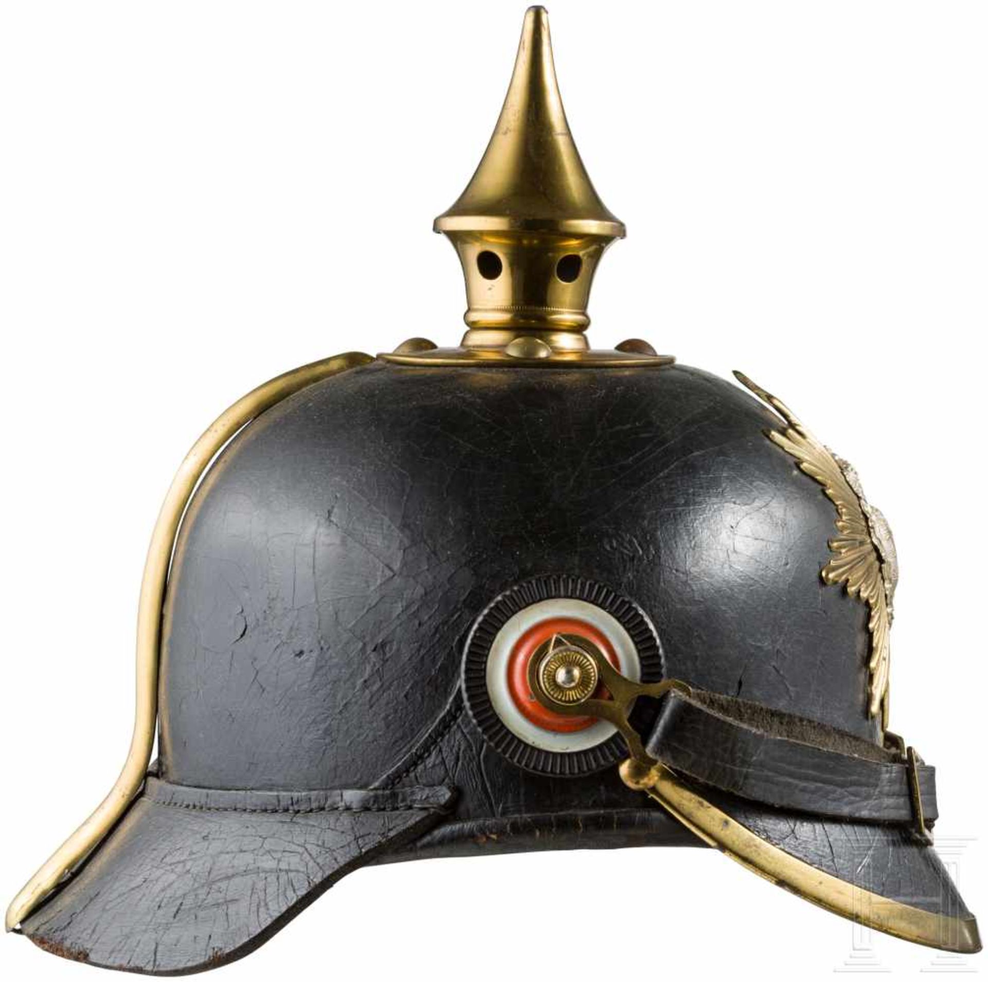 Helm für Mannschaften der Infanterie, ab 1897Eigentumsstück. Schwarzer Lacklederkorpus mit - Bild 2 aus 3