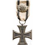 Eisernes Kreuz 2. Klasse 1870 mit Eichenlaub "25", am NichtkämpferbandEK mit magnetischem Eisenkern,