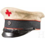 Schirmmütze für Offiziere des preußischen Roten KreuzesFeines, weißes Tuch, der schwarze