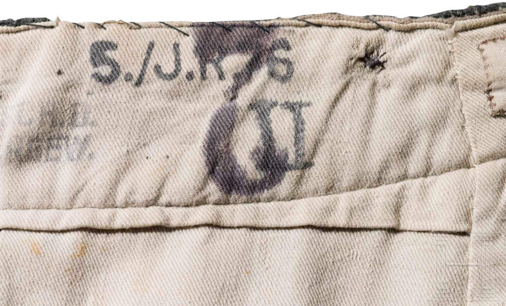 Feldhose M 1914 für Mannschaften/UnteroffiziereKammerstück aus steingrauem Wollstoff mit Horn- - Bild 4 aus 5