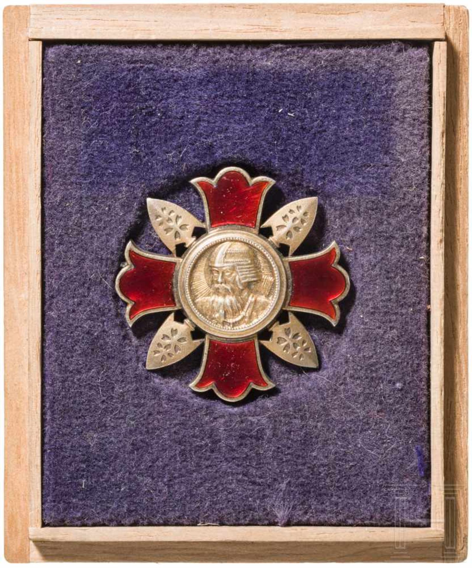 Japanese wound badge, 2nd world warBuntmetall, rot emailliert, rs. zwei vertikale Nadeln und