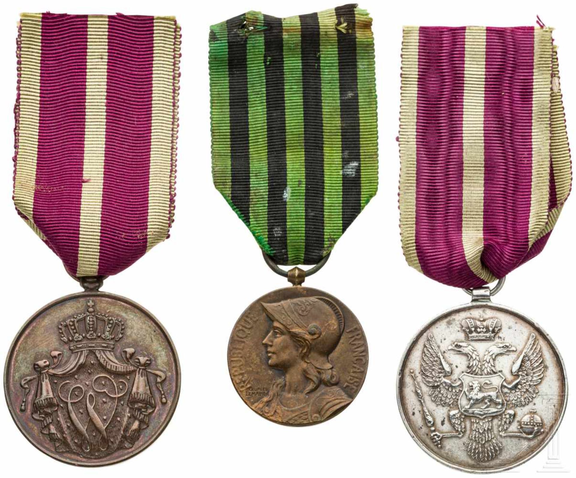 Three international medals, 19th and 20th centuriesSilberne russische Tapferkeitsmedaille mit