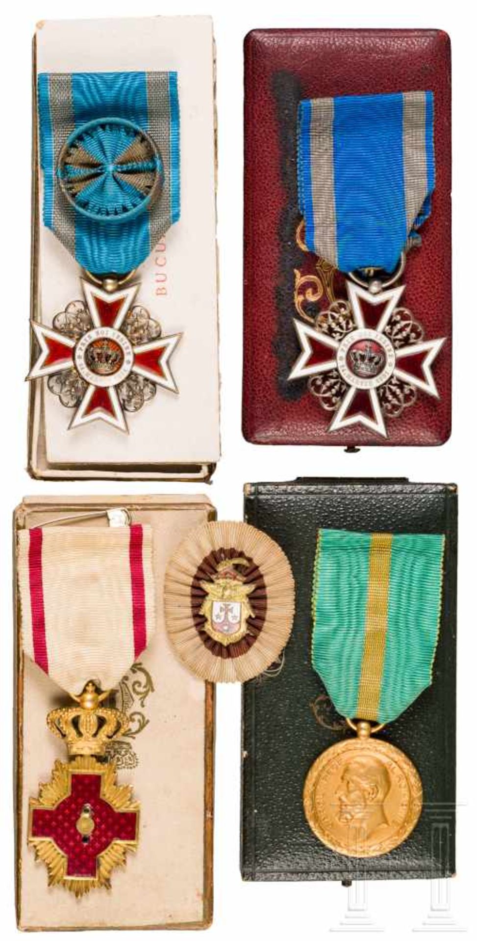 Four Romanian AwardsZwei Orden der Krone von Rumänien mit Band, Breite je 41 mm, (rs. Medaillon