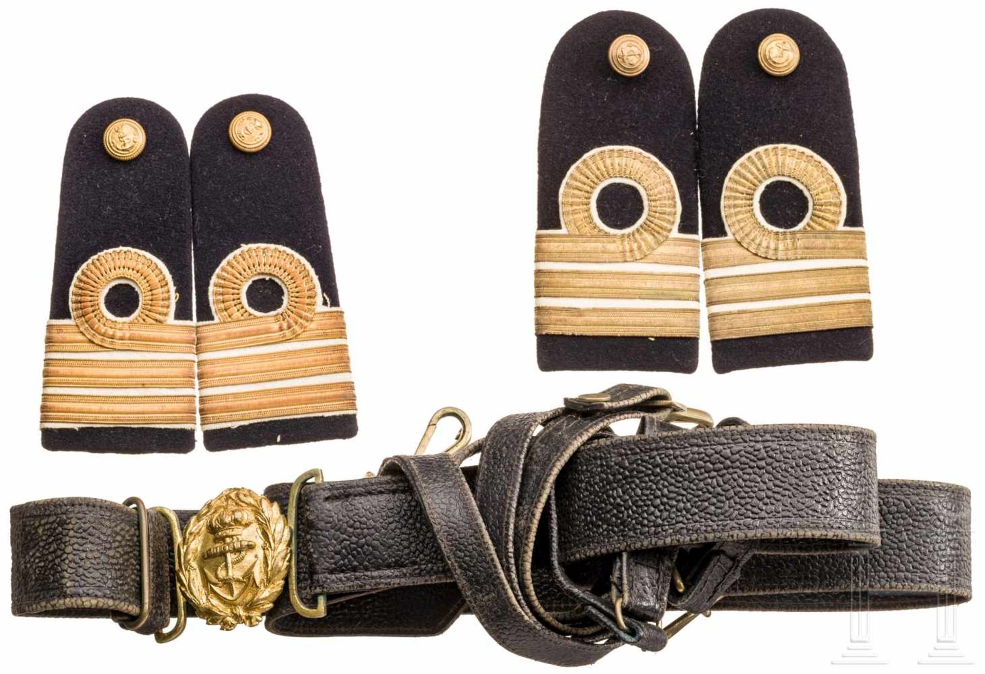 Shoulder boards, belt and hanger of an Italian naval officer, 1st half of the 20th centuryZwei