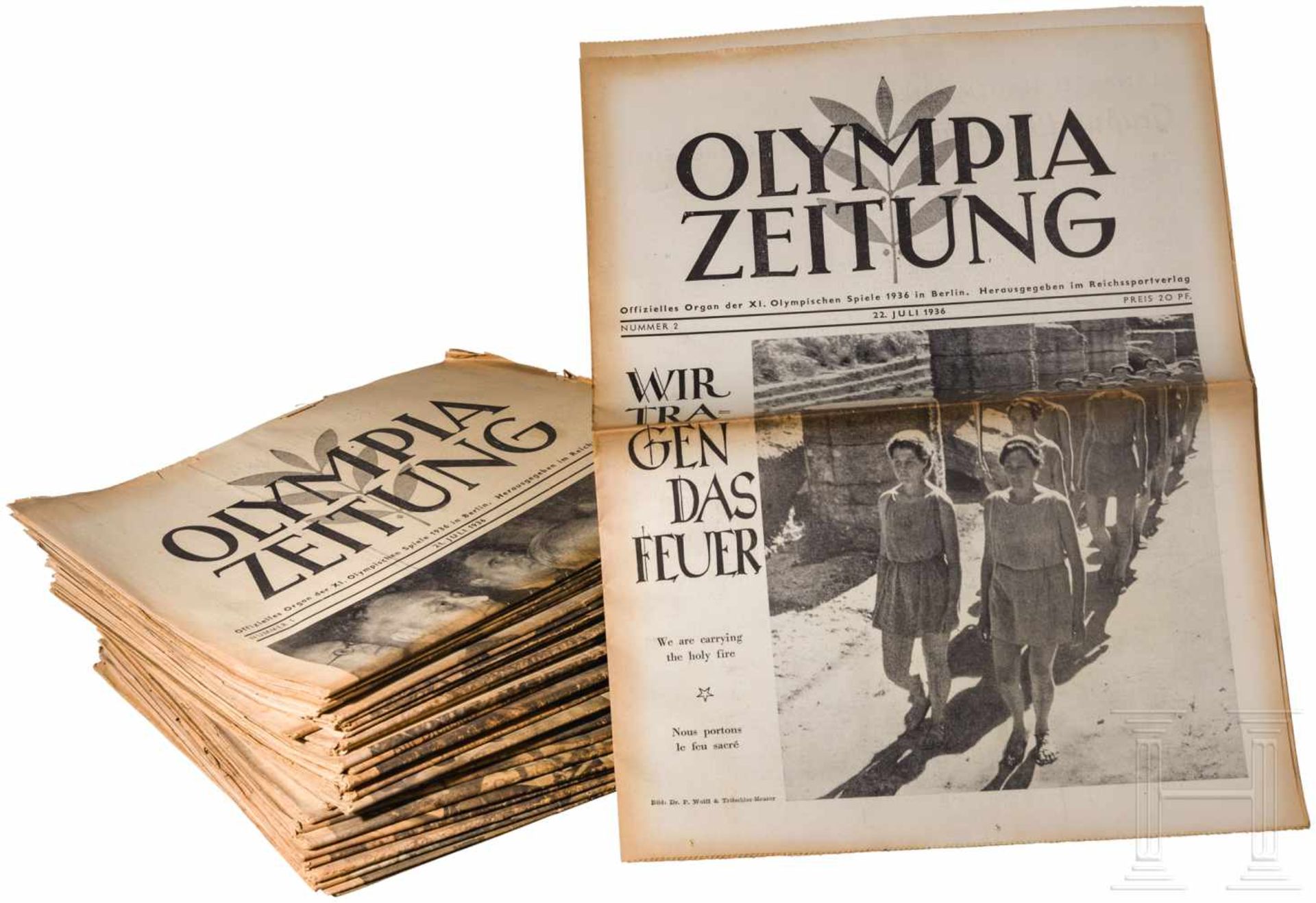 30 Ausgaben der "Olympia Zeitung" vom 21.7. bis 19.8.1936Gebräunt, unterschiedlich fleckig, mittig