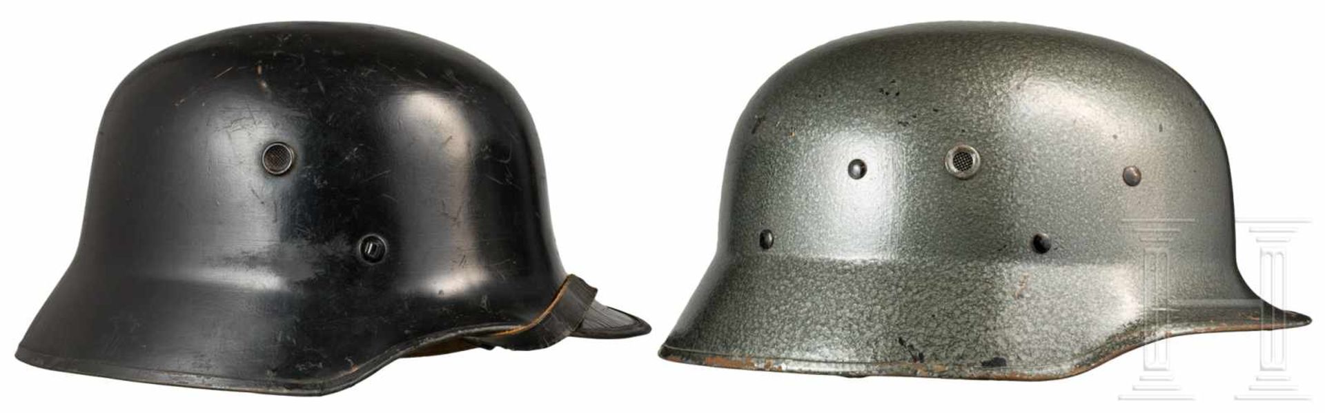 Zwei deutsche Feuerwehrhelme, 20. Jhdt.Seltener DDR-Feuerwehrhelm mit lackierter Kunststoffglocke ( - Bild 2 aus 4