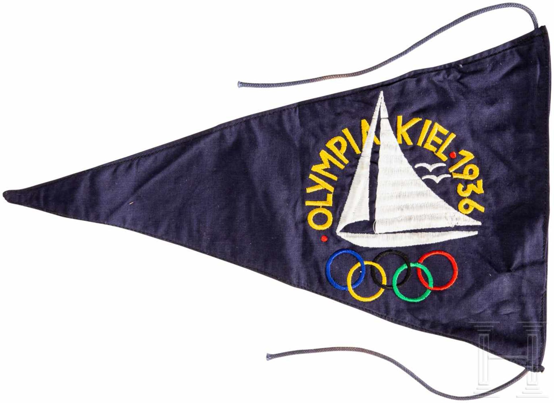 Wimpel zu den Kieler Segelwettbewerben der Olympischen Spiele 1936Doppeltes, blaues Leinentuch,