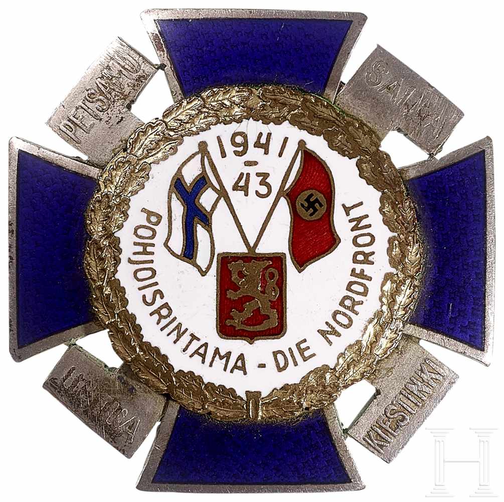 Nordfrontkreuz - Pohjoisrintama, 1941-43Versilbertes, teils farbig emailliertes Kreuz mit separat