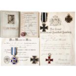 Auszeichnungen und Dokumente eines Leutnants und WeltkriegsteilnehmersDie Auszeichnungen jeweils mit