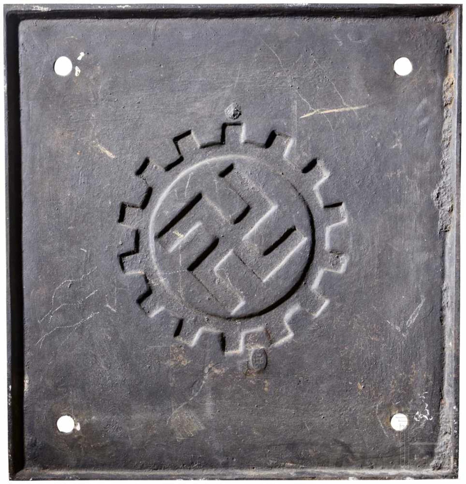 A heavy wall board "Gaudiplom"Massive cast-iron plate with DAF symbol in the middle and relief in - Bild 2 aus 3