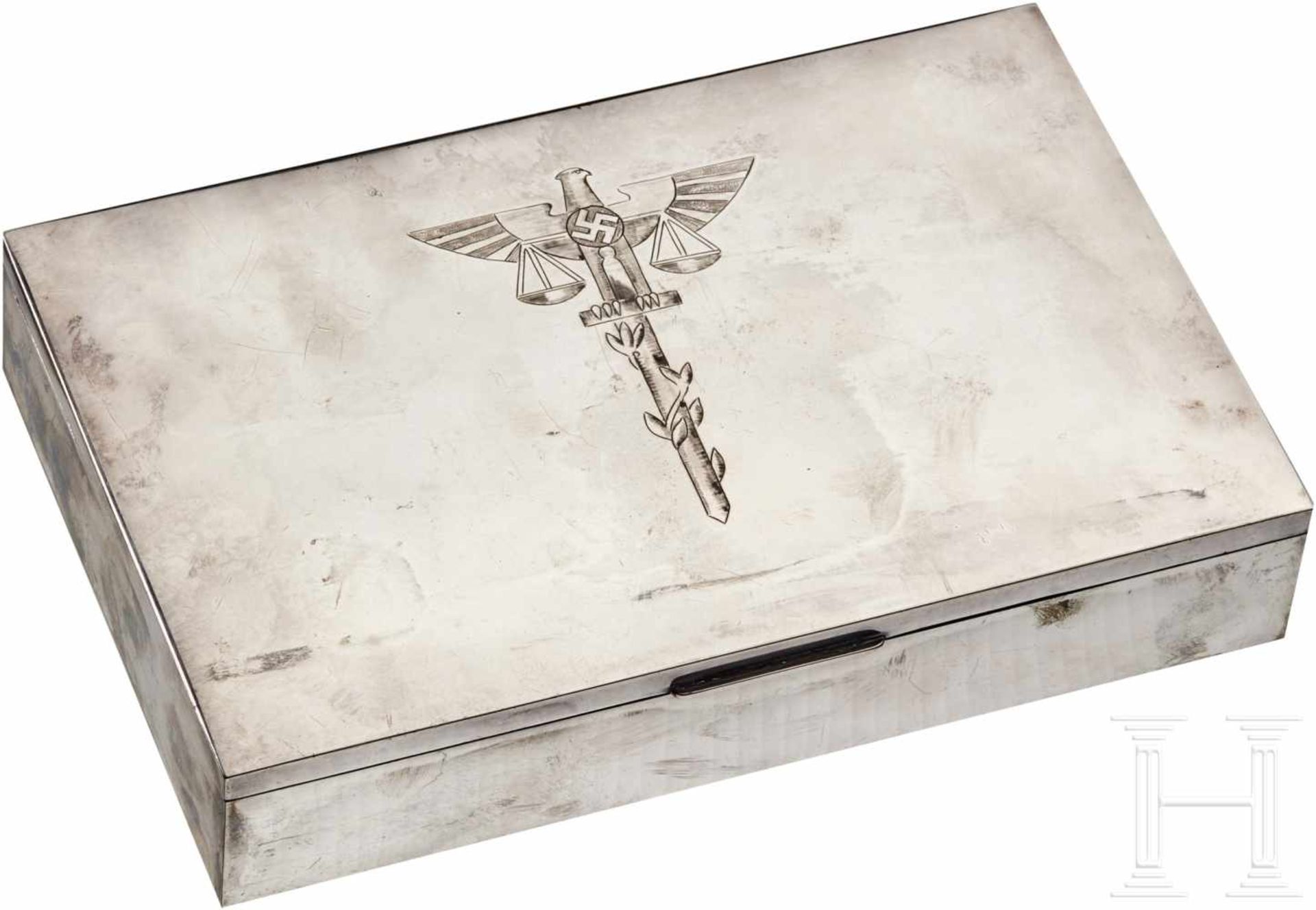 Hans Frank - a gift to Friedrich MinouxSilver cigar box, wood lined, exposed wood bottom and