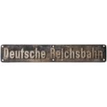 Eigentumsschild "Deutsche Reichsbahn"Spritzguss mit reliefierter Aufschrift "Deutsche Reichsbahn",