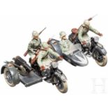 Zwei Lineol Motorräder: Beiwagenkrad mit SMG, ein Kradschütze mit Offizier im Beiwagen7 cm-Serie,