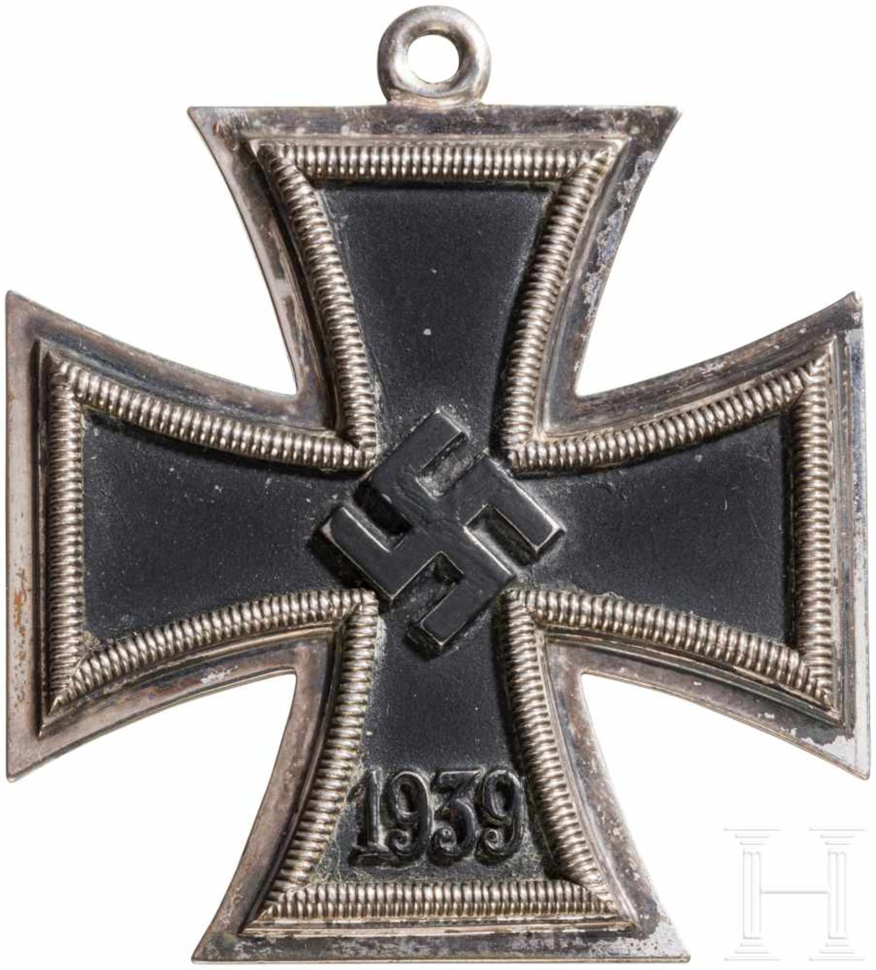 Ritterkreuz des Eisernen Kreuzes, Klein & Quenzer-FertigungDer geschwärzte Eisenkern am Hakenkreuz