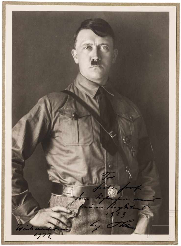 Gretl Graf - Adolf Hitler, Geschenkportrait, Weihnachten 1932Frühes Hoffmann-Halbportrait Adolf