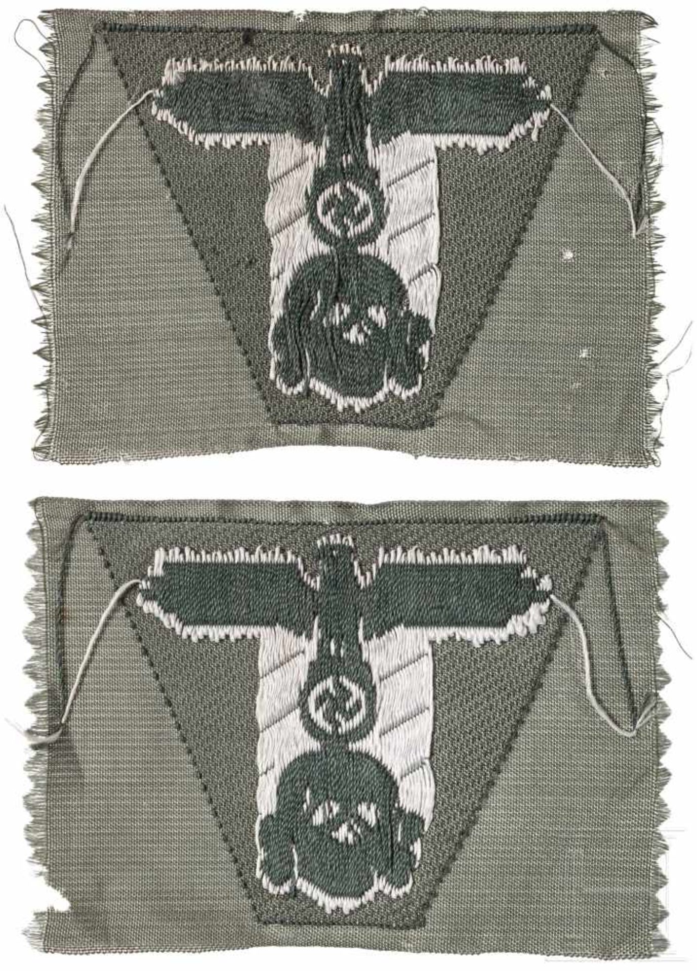 Zwei Mützenabzeichen für die Einheitsfeldmütze M 43 der Waffen-SSMaschinengestickte, feldgraue - Bild 2 aus 2