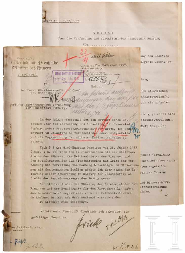 Adolf Hitler, Hermann Göring, Rudolf Hess - eingenhändige Unterschriften auf dem Groß-Hamburg-Gesetz - Image 2 of 3