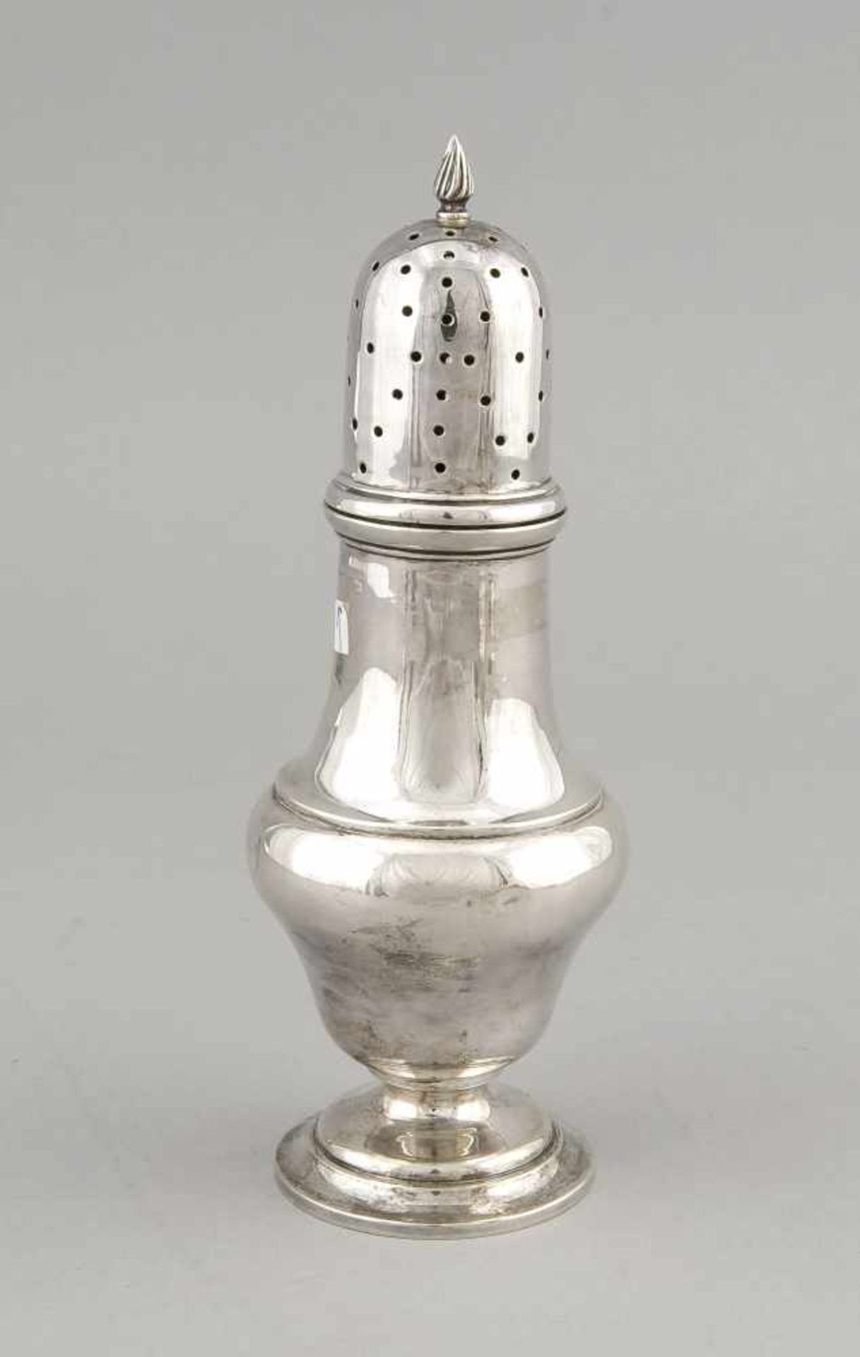 Zuckerstreuer, England, um 1900, verschlagene Punzen, Sterlingsilber 925/000, rundergewölbter Stand,