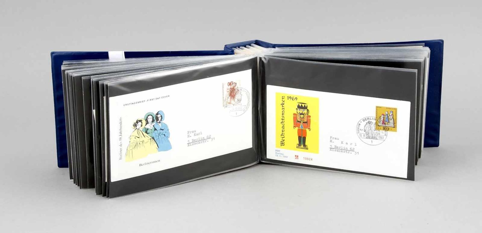 Sammlung von 100 Ersttagsbriefen, Bundesrepublik 1955-1969, in blauem Ordner, 23 x 14 x 7cmA - Image 2 of 3