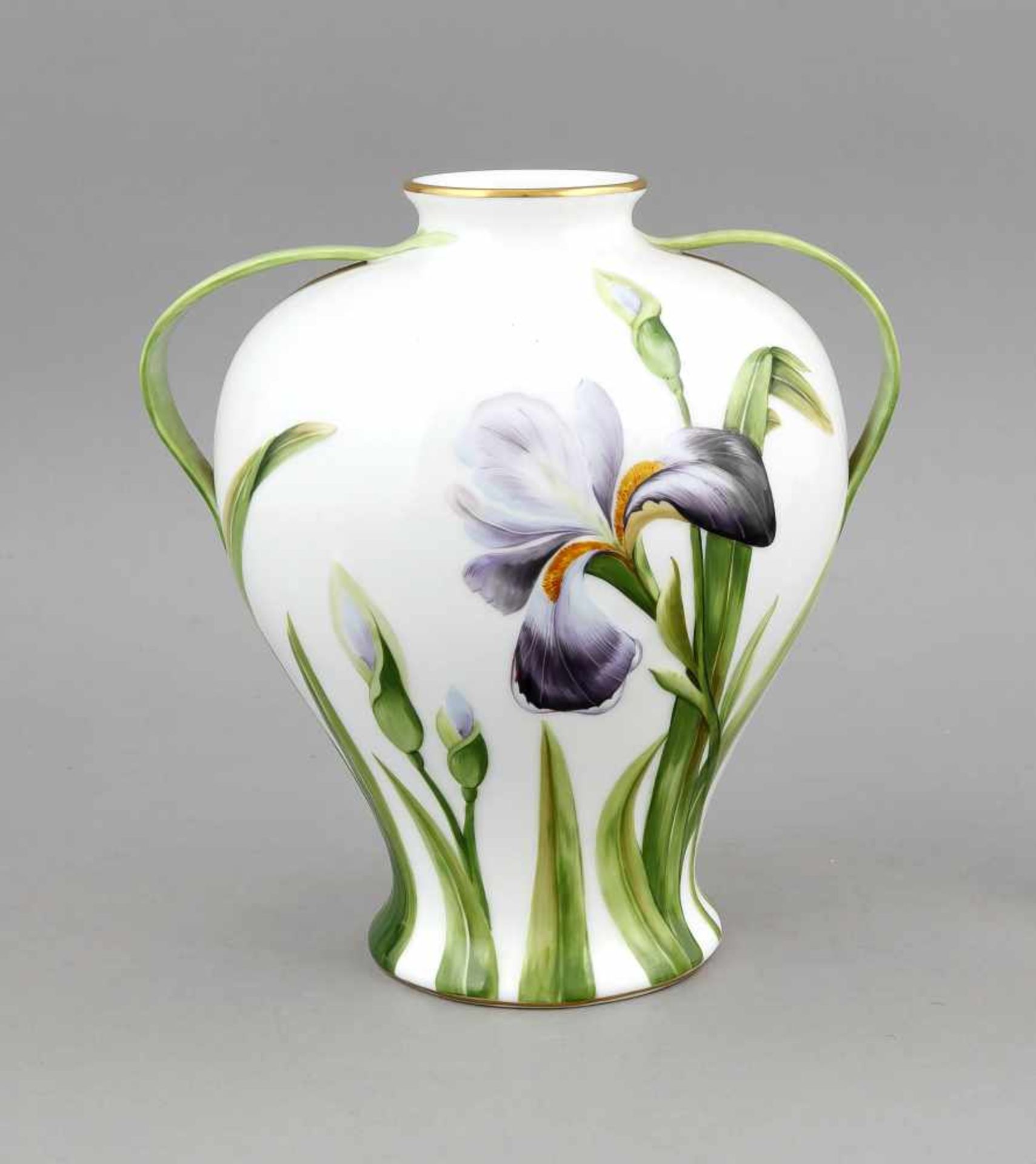 Vase, Herend, Marke nach 1967, umlaufendes Relief mit Irissen in seitlichen Henkelnübergend,
