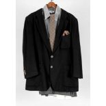 Herbstlicher Cashmere Blazer mit Flanellhose und eleanten Accessoires in Schurwolle undreiner Seide.