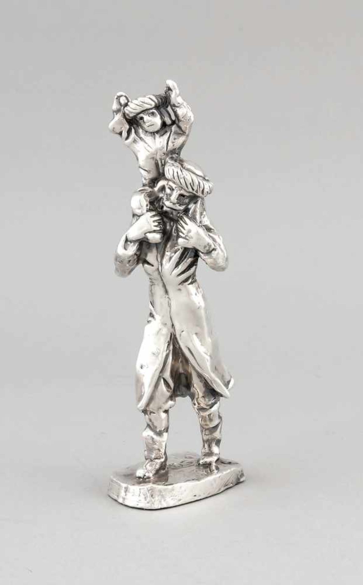 Mann mit Kind auf der Schulter, 20. Jh., Sterlingsilber 925/000, auf Sockel, gefüllt, H.20 cmMan