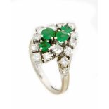 Smaragd-Brillant-Ring WG 585/000 mit 4 rund fac. Smaragden 4,3 - 3,3 mm und Brillanten,zus. 1,05