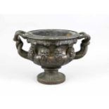 Cachepot/Jardiniere, 19. Jh., Bronzeguss nach einem antiken Vorbild. Runder,ornamentierter Stand.