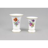 Zwei Vasen, Meissen, Marken 1950-1980, 1. W., Trompetenform, polychrome Blumenmalerei,Goldrand, H.