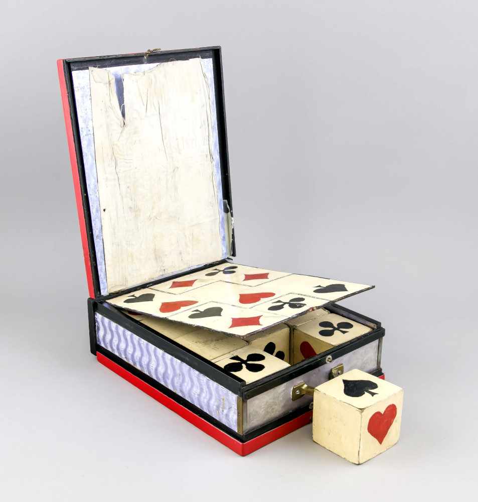 Würfeltrick, farbig gefasste Holzbox, an beiden Seiten zu öffnen, mit 12 gefasstenHolzwürfeln innen, - Image 3 of 4
