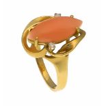 Engelshaut-Korallen-Brillant-Ring GG 585/000 mit einem navetteförmigenEngelshaut-Korallen-Cabochon