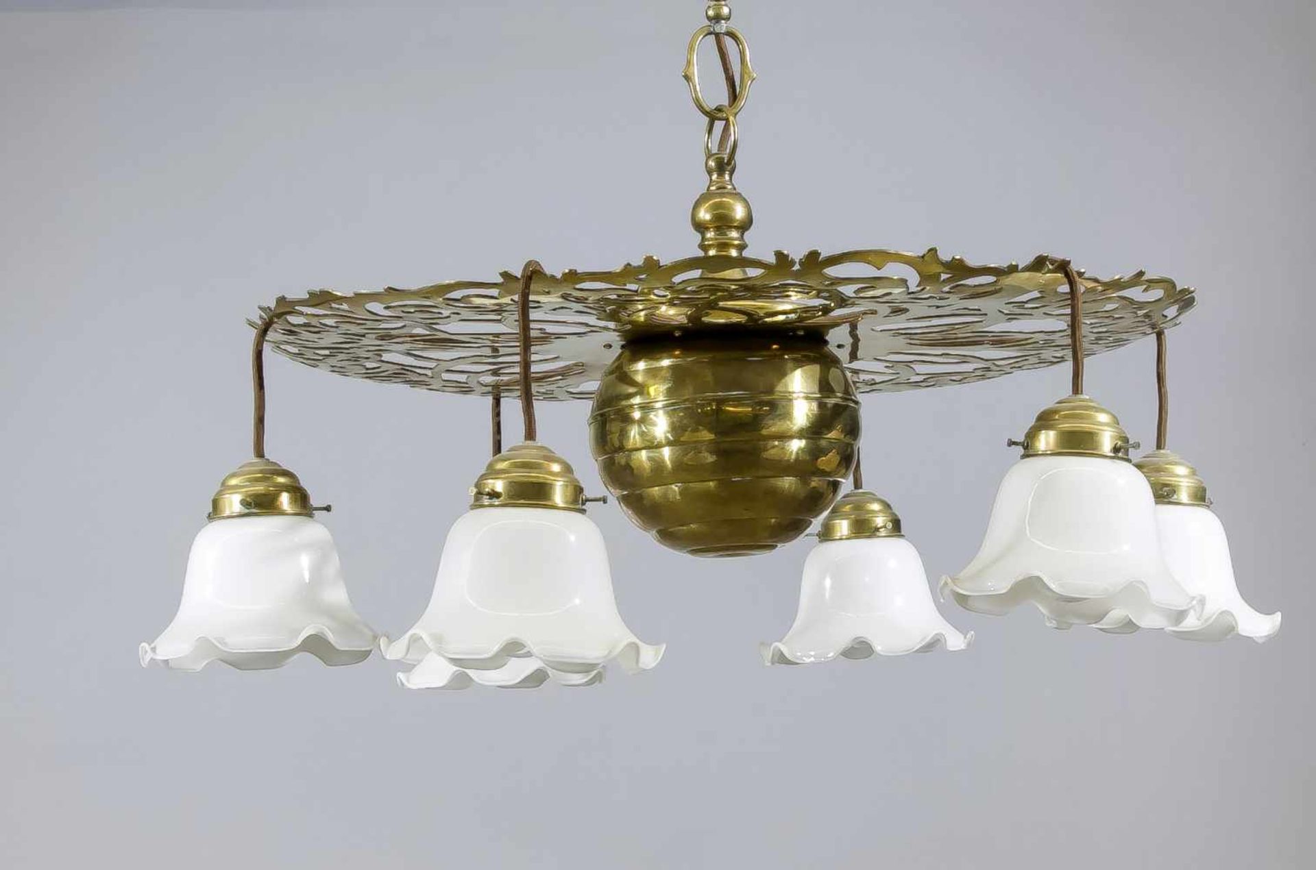Jugendstil-Deckenlampe, um 1910, Entwurf wohl Richard Riemerschmid, elektr., 6-flg.,ornamental