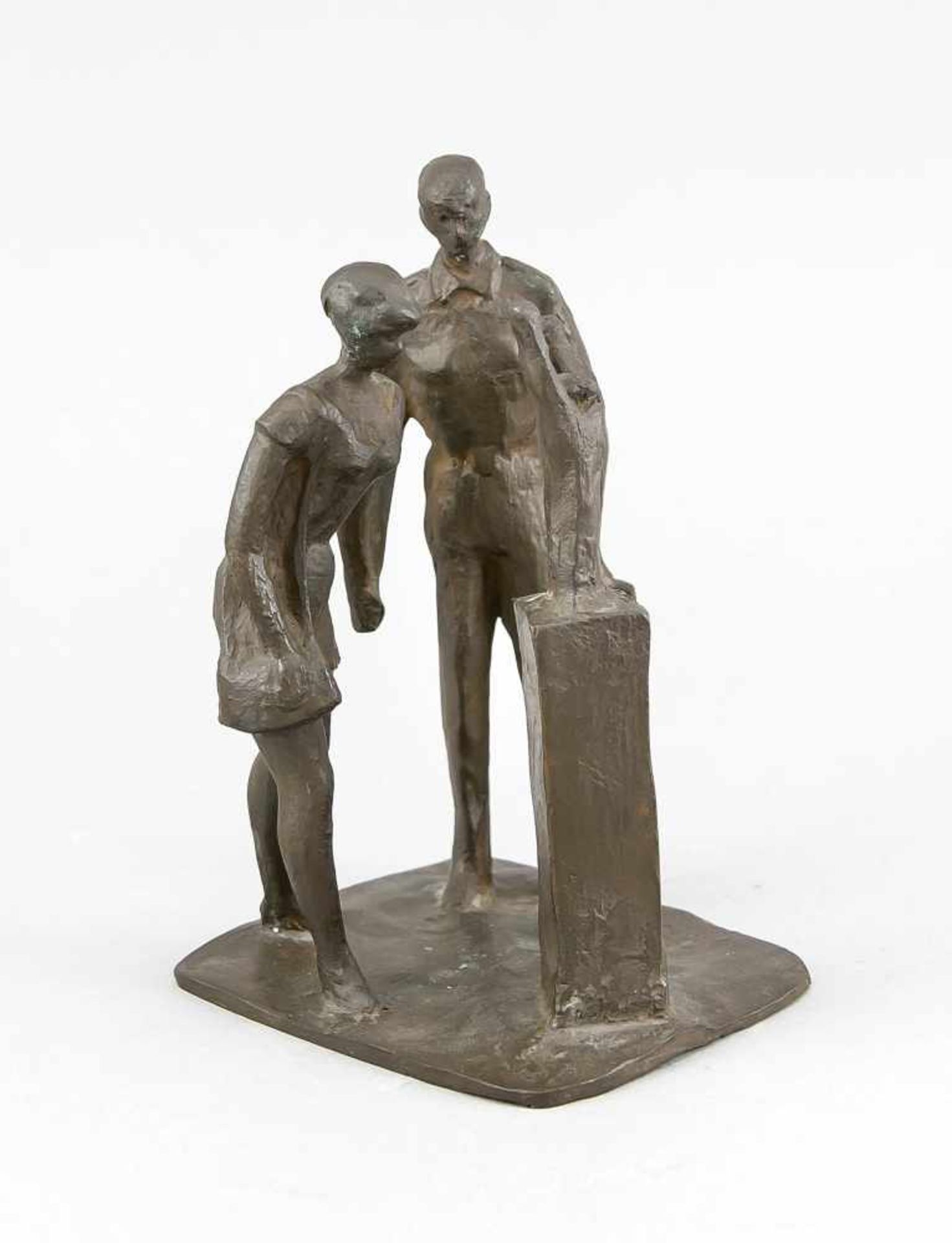 Manfred Welzel (1926 - 2018), "Im Museum", junges Paar beim Betrachten einer Skulpturmit erhobenen