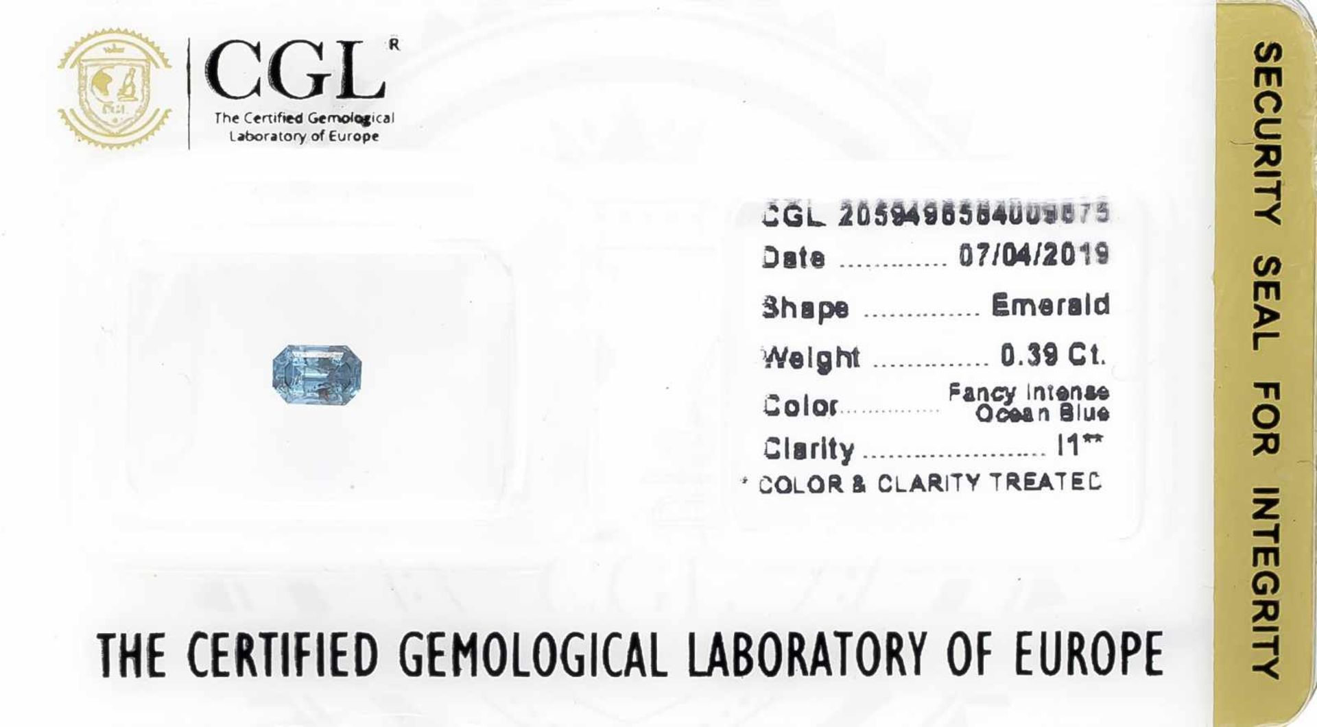 Diamant 0,39 ct, im Smaragdschliff fac., Fancy intense Ocean Blue/PI, 3,49 x 5,11 x 2,39mm, mit