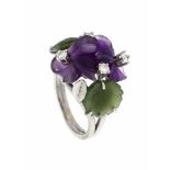 Blüten-Ring WG 750/000 mit fein geschnitzten Nephrit- und Amethystblättern und 4Brillanten, zus. 0,