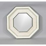 Oktogonaler Designer-Wandspiegel, 2. H. 20. Jh., profilierter Rahmen mit Beinsegmentenbelegt und