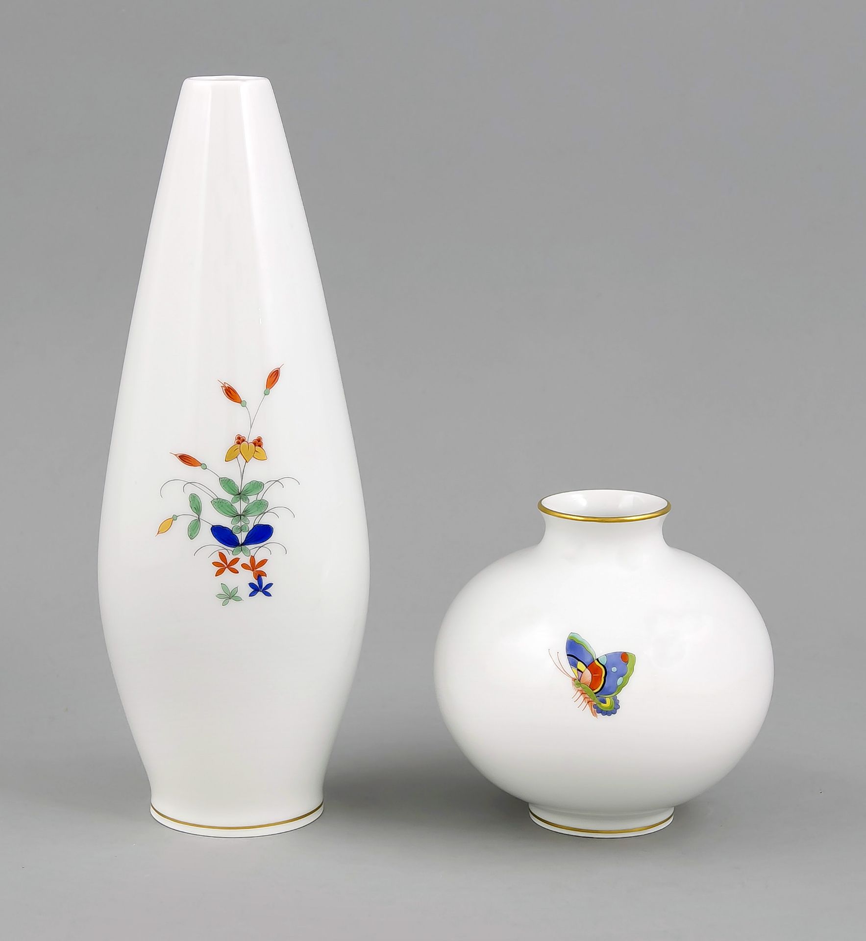 Zwei Vasen, Meissen, 1950er Jahre, 1. W., Keulenvase, min. Chips am Standfuß, H. 24,5 cm, - Bild 2 aus 2
