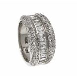 Brillant-Ring WG 585/000 mit 70 Brillanten und Diamantbaguettes, zus. 1,4 ct W/SI-PI, RG54, 9,5