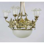 Große Deckenlampe, um 1920, elektr., 6-flg., Messinggestänge mit umlaufendem Ring unddarin