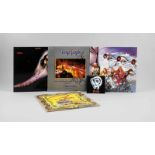 Deep Purple, 2 LPs, 2 Plectrons und CD-Maxi, 1971-2001, tlw. mit Originalautogrammen, dazuGillian, 2