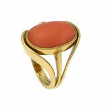 Engelshaut-Korallen-Ring GG 750/000 mit einem ovalen Engelshaut-Korallen-Cabochon 18,5 x11,5 mm,