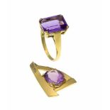 Amethyst-Set GG 585/000 mit einem im Smaragdschliff und einem oval fac. Amethyst 14 - 12mm und 5