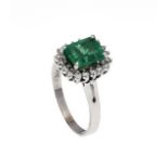 Smaragd-Billant-Ring WG 585/000 mit einem im Smaragdschliff fac. Smaragd 1,53 ct in guterFarbe und