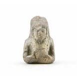 Oberer Teil einer kleinen Pharaonenstatuette (Ushebti), antik?, grau-brauner Stein/Ton?,H. 5 cm