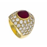 Rubin-Brillant-Ring GG 750/000 mit einem ovalen Rubin-Cabochon 5,01 ct in einemHimbeerrot, sowie