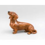 Großer Dackel, Beswick, England, 20. Jh., naturalistisch staffiert, L. 33 cmGreat Dachshund,